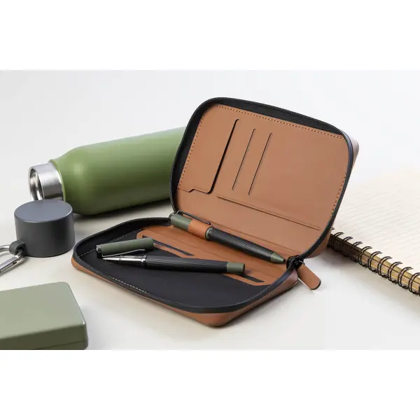 Organizer da viaggio in plastica riciclata PULUX PASS - Immagine 19