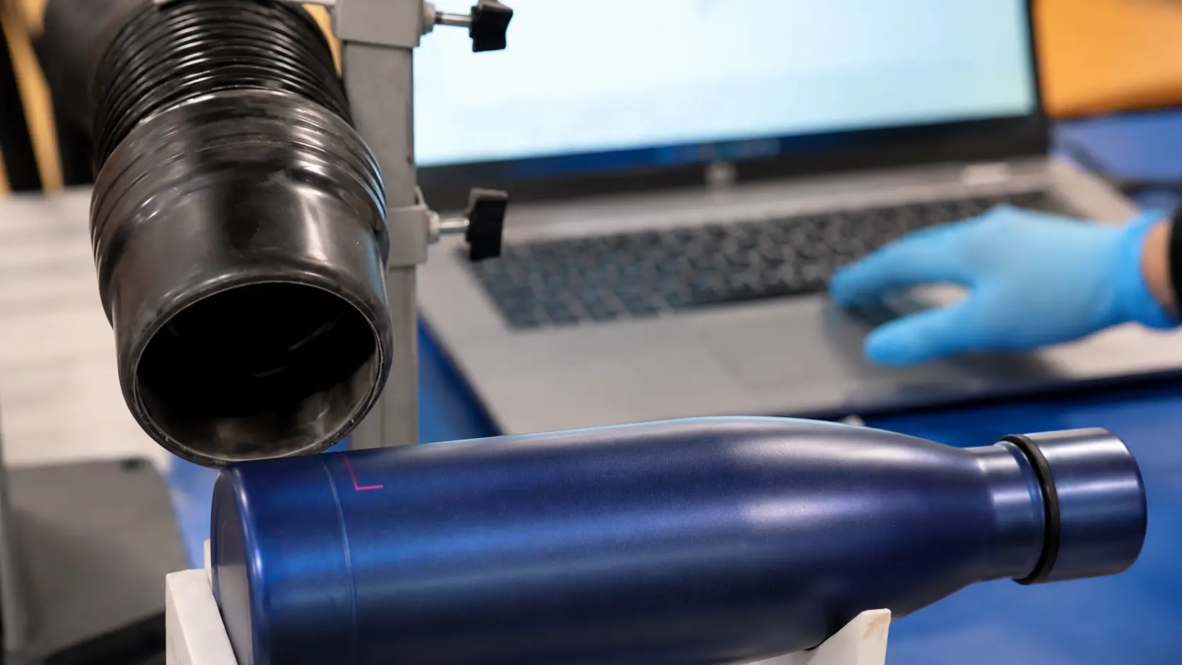 Incisione laser dato variabile su borraccia
