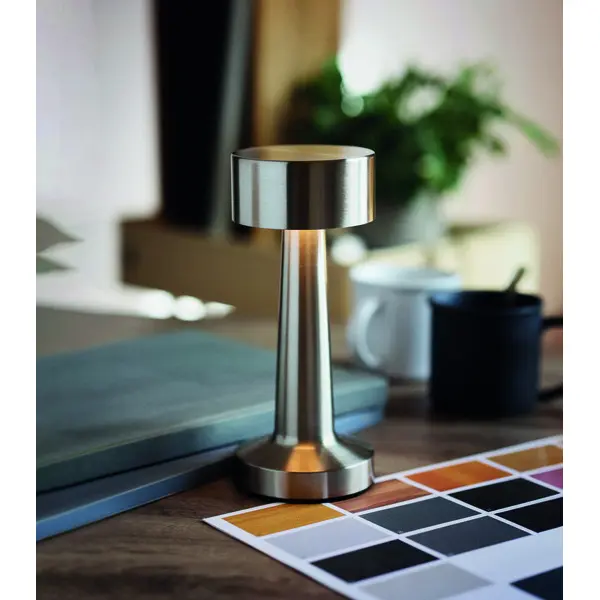 Lampada da tavolo HIERLUZ in ferro personalizzabile - Immagine 8