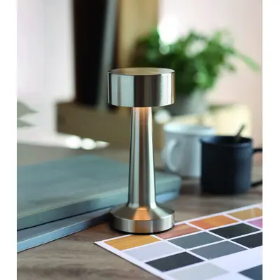 Lampada da tavolo HIERLUZ in ferro personalizzabile - Immagine 9