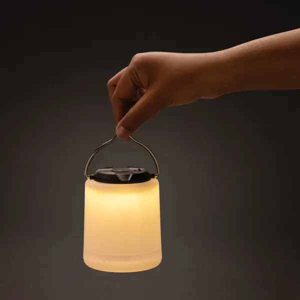 Lampada ricaricabile da tavolo Limio in rPlastica RCS - Immagine 6