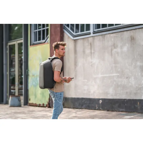 Zaino antitaccheggio Bobby Hero personalizzato 16L - Immagine 12
