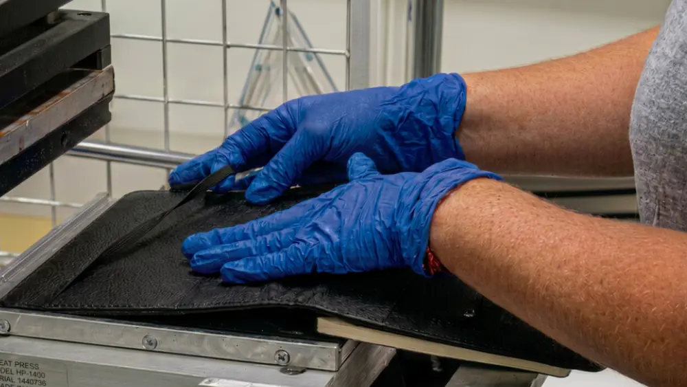 Posizionamento taccuino per stampa a caldo