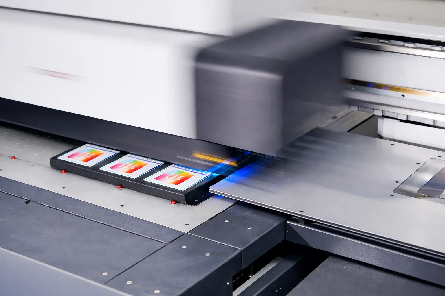 Processo di stampa digitale su inserto carta