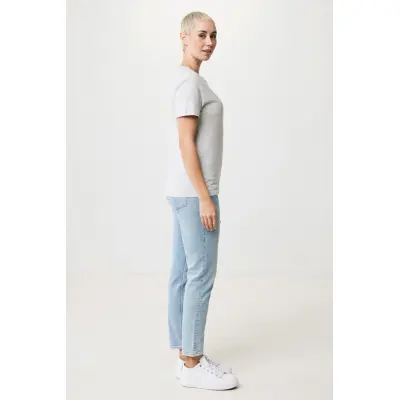 T-shirt donna IQONIQ Yala personalizzata in cotone riciclato - Immagine 79